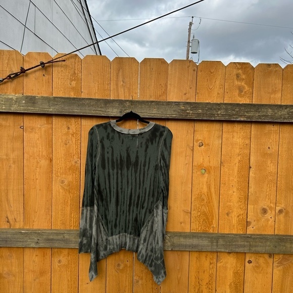Knox Rose Womens Shark Bite Top Size Small Long Sleeve Green Tie dyed Grunge - Picture 7 of 13